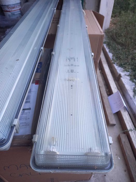 2 candieiros de teto em excelnte estado..