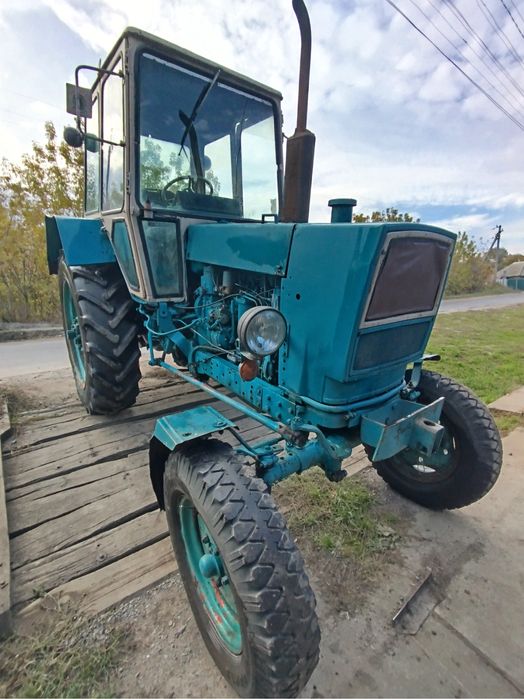 Продам трактор ЮМЗ-6 в хорошем состоянии, есть плуг, культиватор, 2ПТС