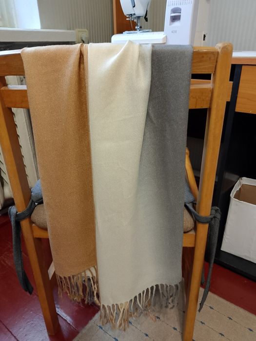 Продам шарф-палантин