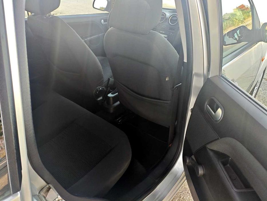 Ford Fiesta 1.2- A/C-  versão Guia