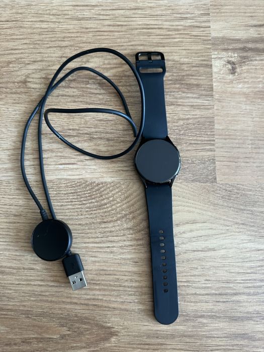 SAMSUNG Galaxy Watch 4