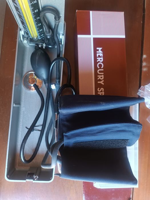 Medidor de tensão arterial de coluna