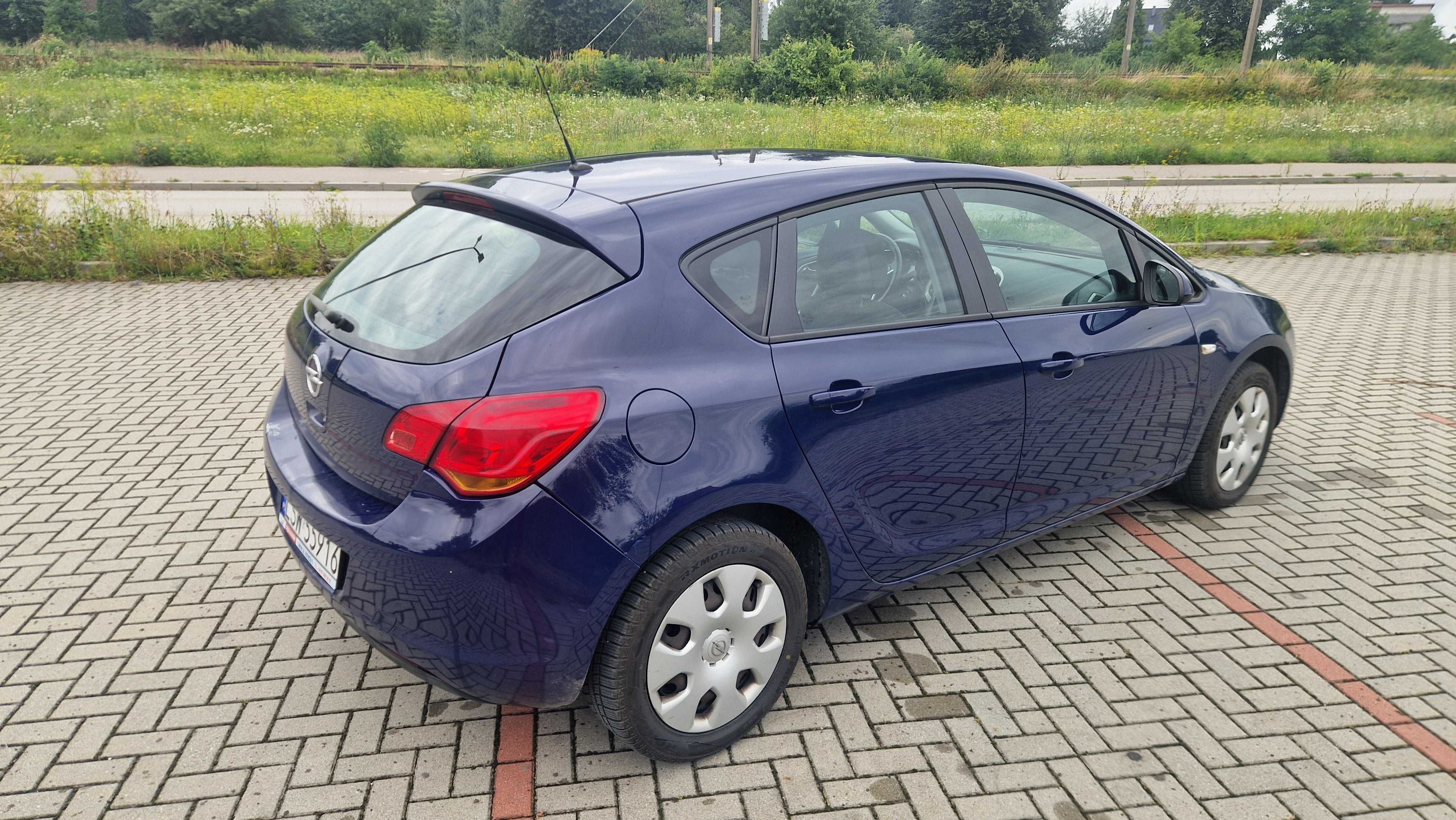 Opel Astra J 2011 1.7 ZAMIANA