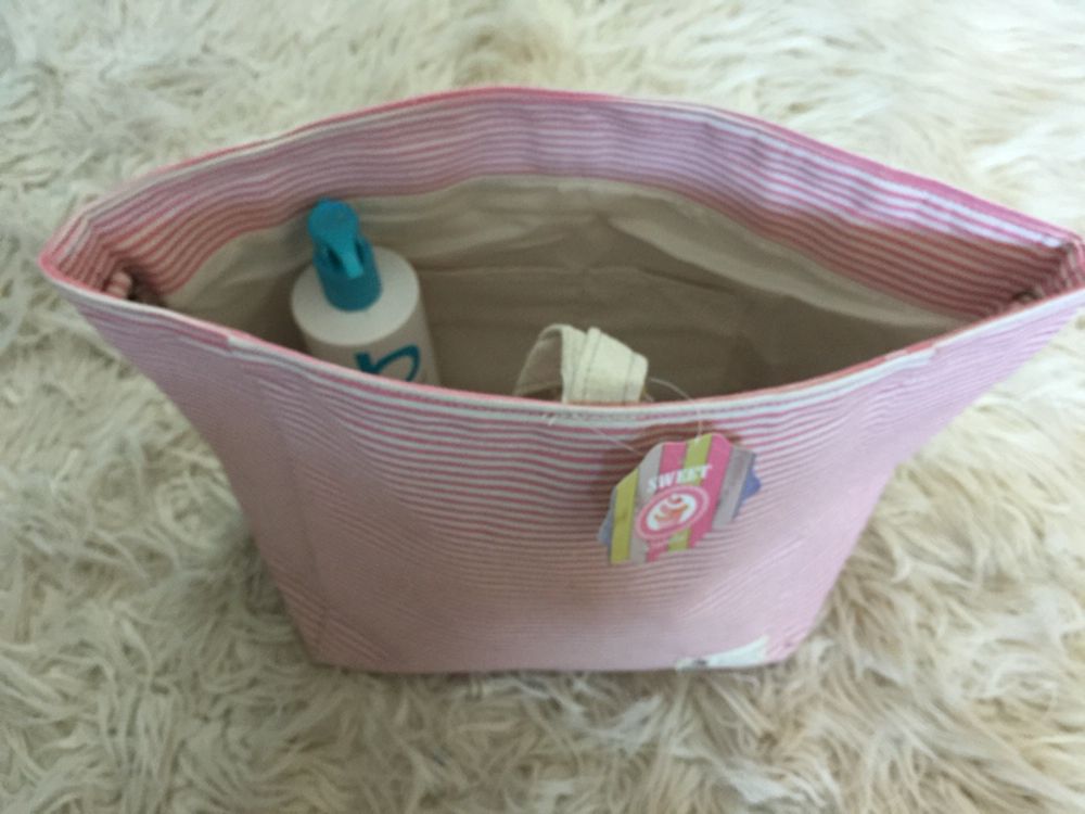 Mala/necessaire da marca Swett Candy para colocar os produtos de bebe