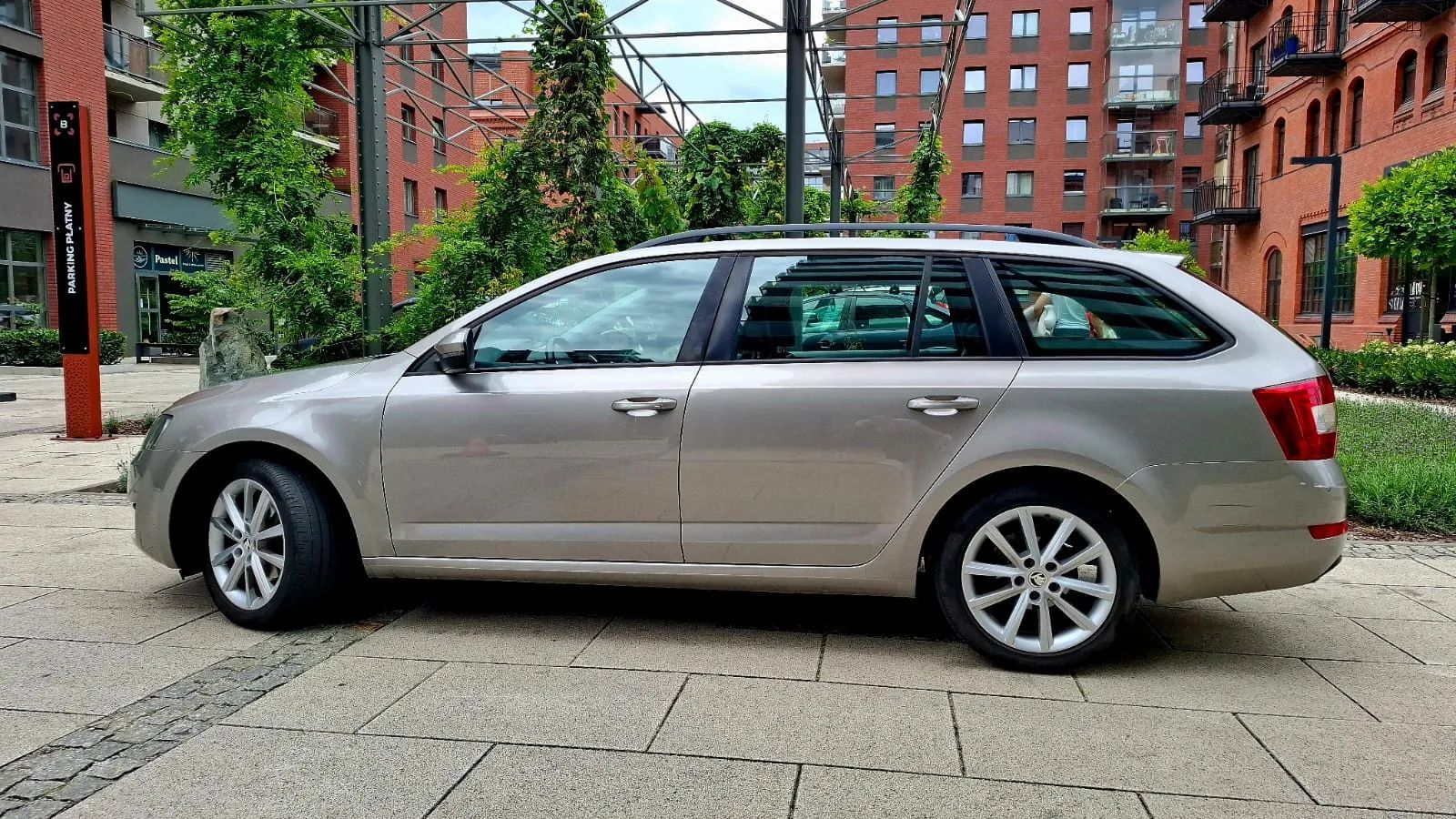 Skoda Octavia Octavia 1.6 TDI DSG Keyless