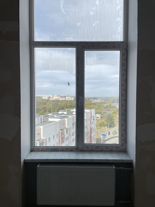 Продам дворівневу з чорновим ремонтом м. Академіка Павлова