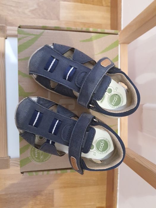 Sandálias chicco 25