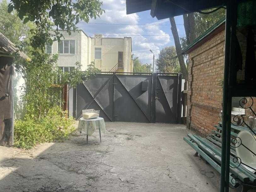 Продаж будинку  в  Дергачах -  район жд вокзалу