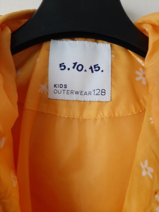 Kurtka pikowana "puchowka" 128 5.10.15  żółta kwiatki dziewczynka