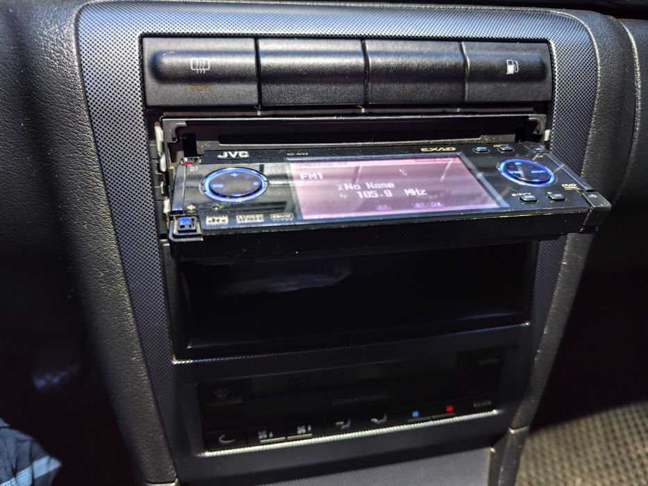 JVC kd-avx2 в хорошем состоянии