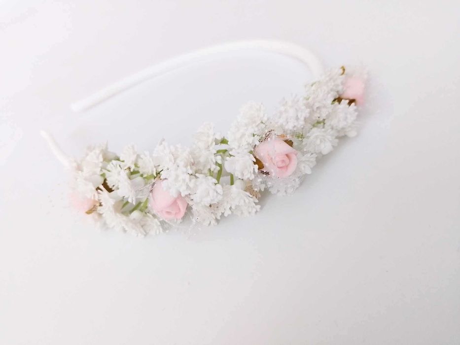 Opaska komunijna kwiatowa na głowę urodziny przedszkole z gipsówki