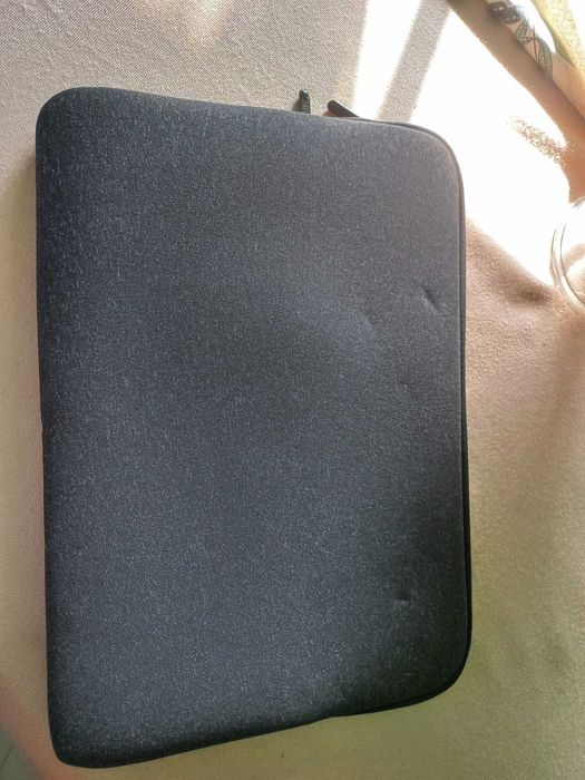 URBAN FACTORY Capa Bolsa Sleeve Para Portátil MEMOREE 15.6″ Preto