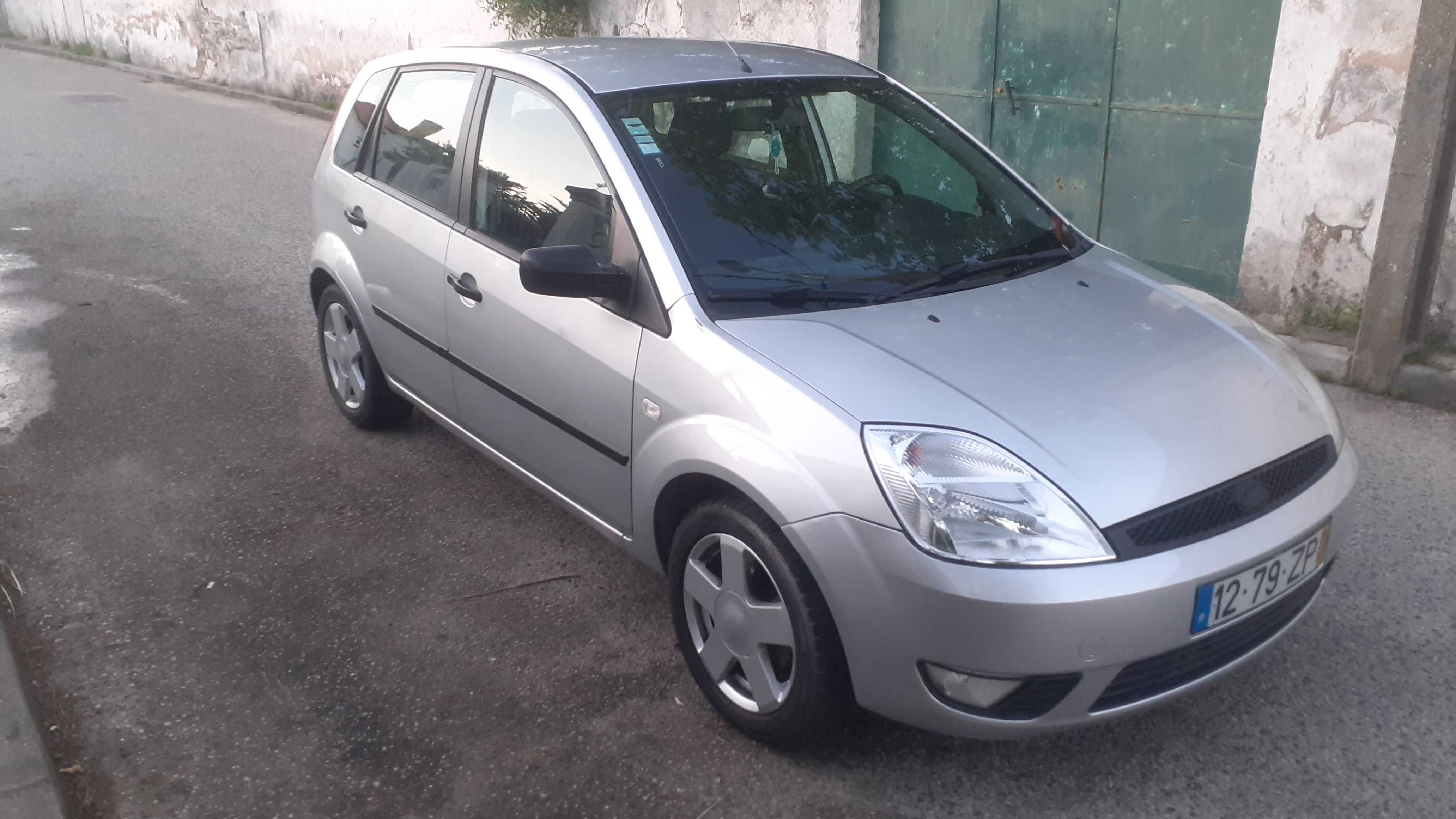 Ford Fiesta 1.4 Tdci 5 lugares