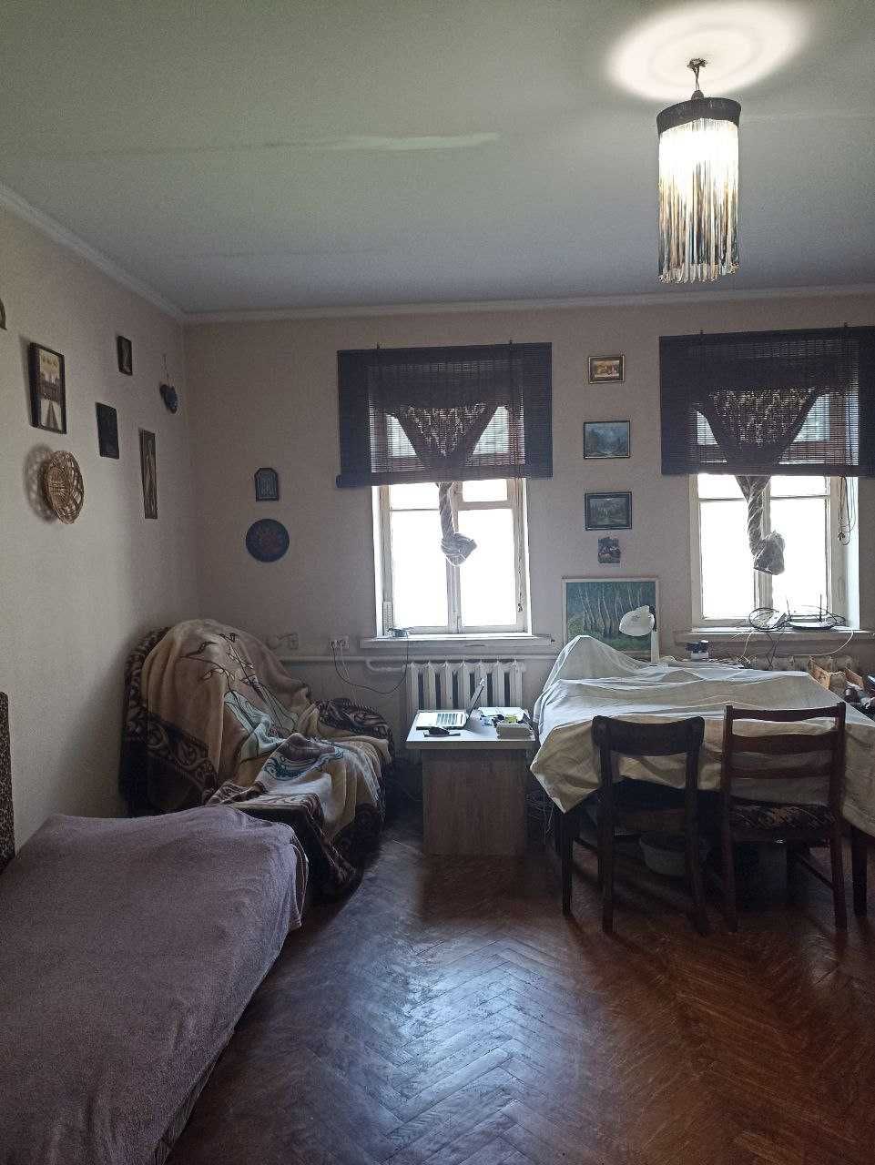 Либідська дом, пол дома , 7,5 сот ділянка Печерський р-н,