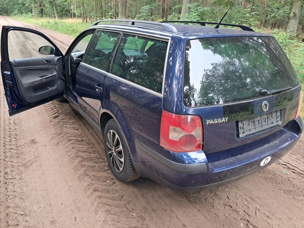 VW Passat B5 1.6 2004r sprowadzony