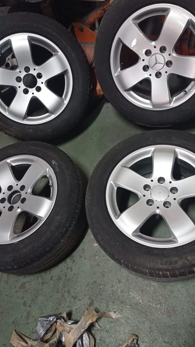 4 jantes de Mercedes Classe E com pneus