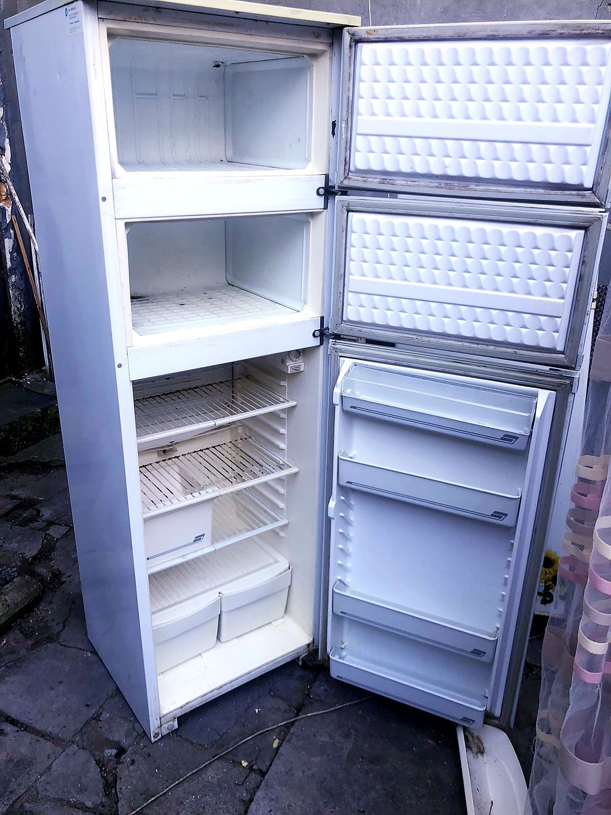 Холодильник"Днепр" под ремонт