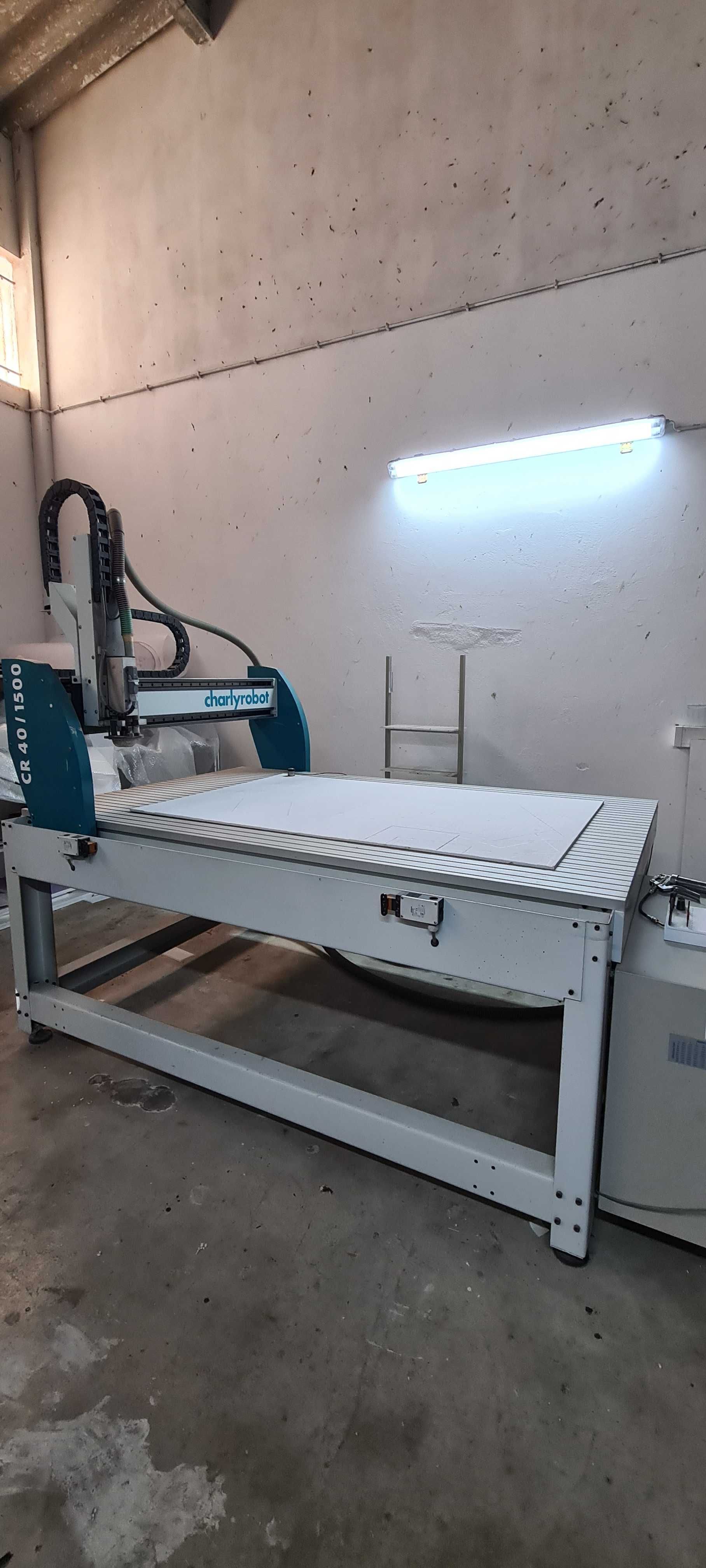 Charly Robot CR40-1500 fresadora cnc universal