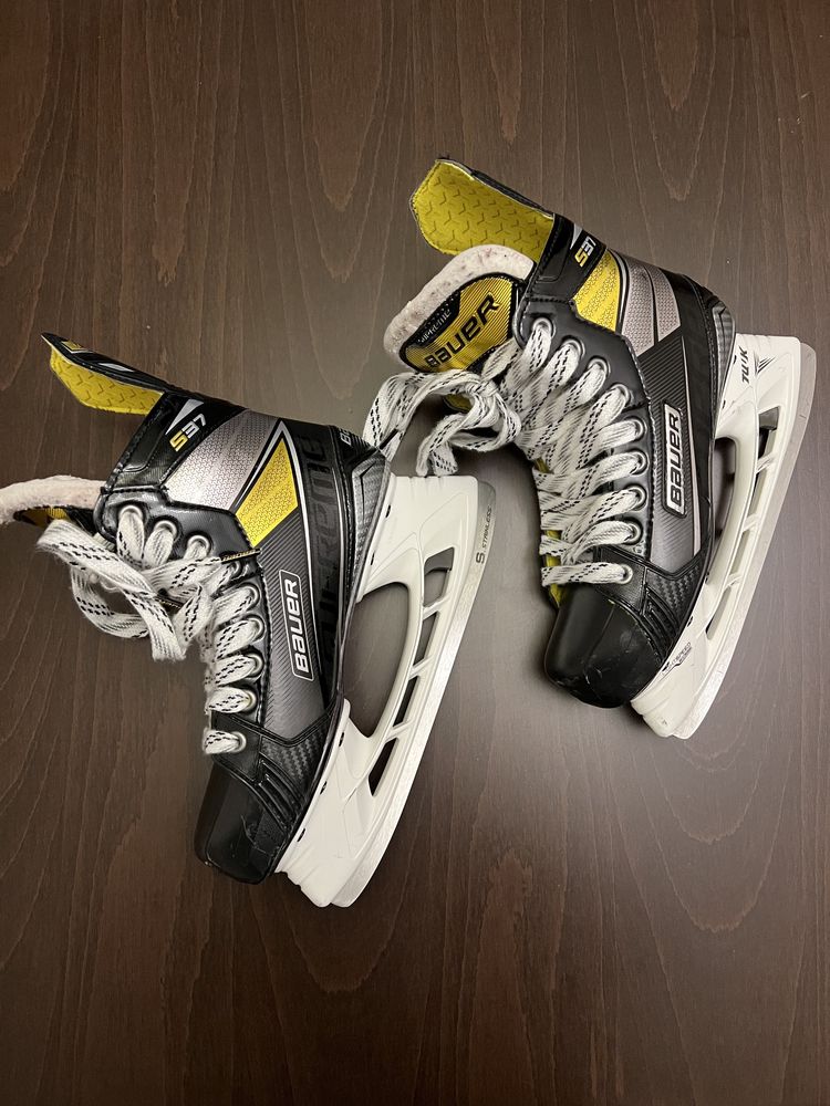 Хоккейные коньки Bauer Supreme S37 Int (4,5D)