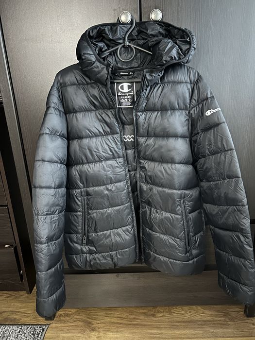 Продам мужскую фирменнуюкурточку