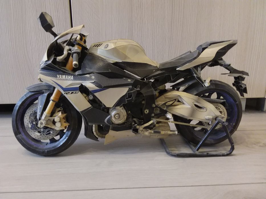 Motocykl Yamaha R1