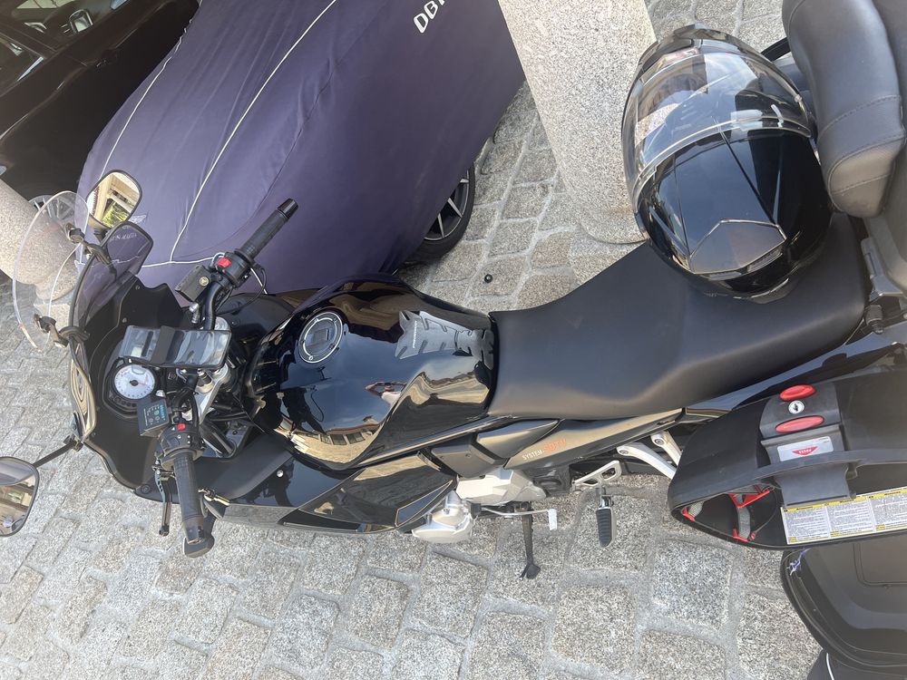 Moto GSX-F grandturismo