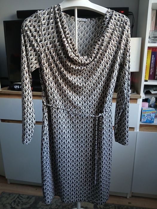 Delikatna sukienka Quiosque rozmiar 38