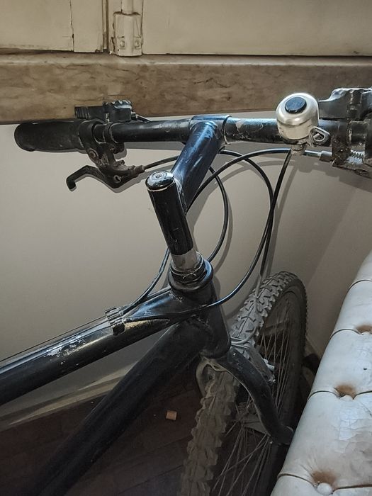 Bicicleta c/ quadro de alumínio