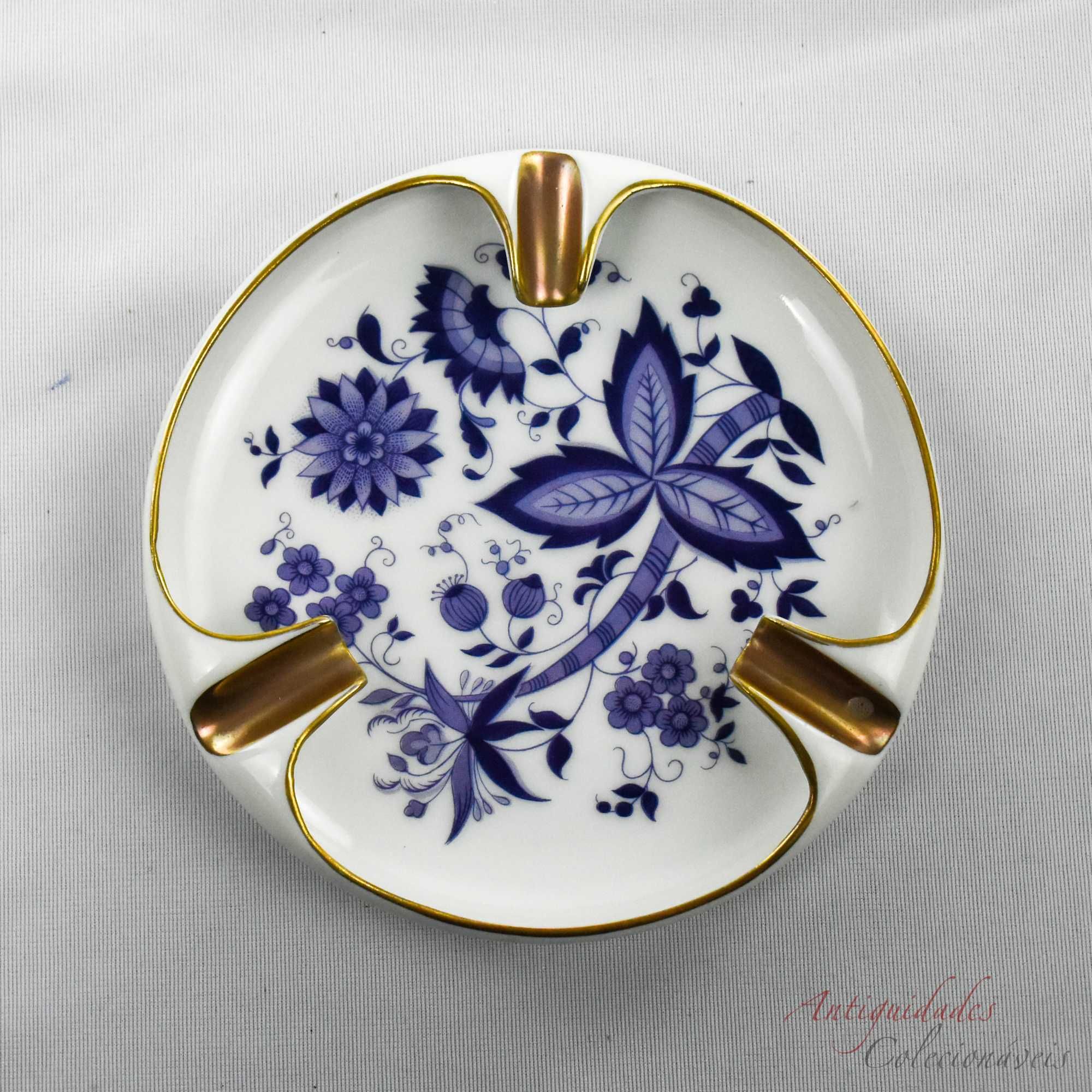 Cinzeiro redondo porcelana Artibus decorado com flores e ouro n3