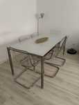 Conjunto de mesa com 6 cadeiras