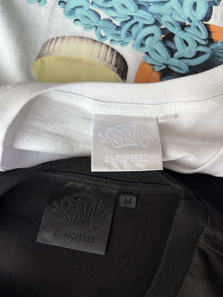 Syna Logo T-Shirt (Black/ White) (Koszulka)