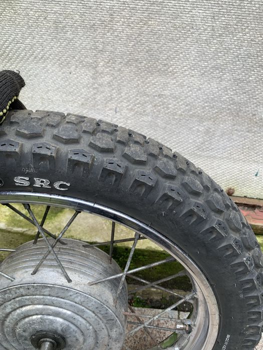 Задне і переднє колесо иж