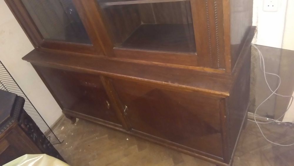 Biblioteczka , stylowa , fornirowana , szkło szlifowane kryształowe ,