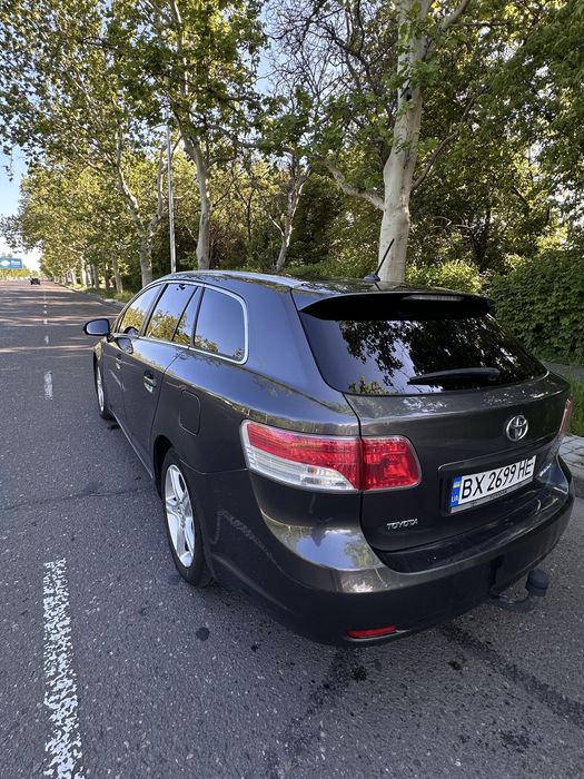 TOYOTA AVENSIS 2011р. 2.2 дизель від власника