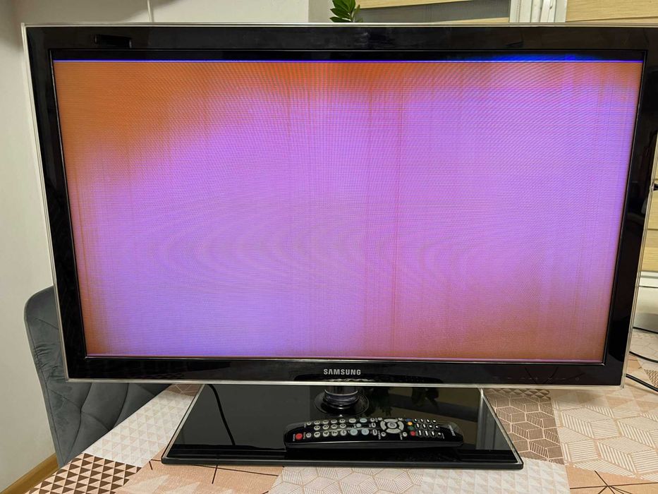 Телевізор Samsung UE32D5000 з дефектом