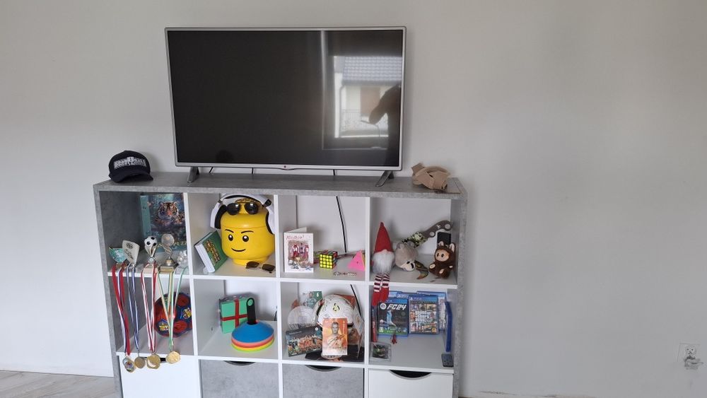 LG 42 Lb 5700 super stan