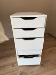 Szafki z szufladami Ikea, kolor bialy.