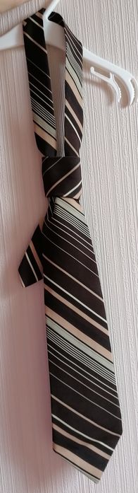 Krawat męski brązowo - beżowy w paski
Szerokość krawata 11