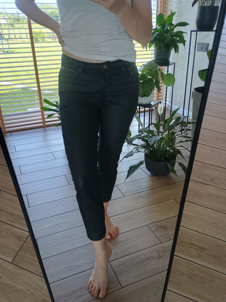 Czarne woskowane spodnie h&M 7/8