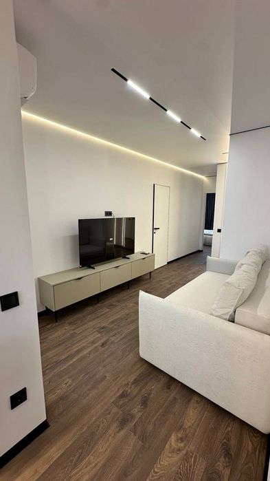 Продаж 2 км квартири в ЖК бізнес класу