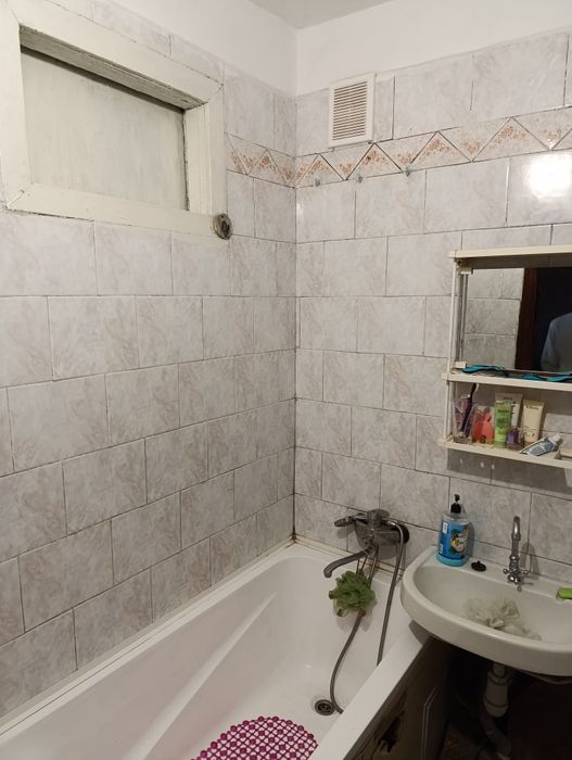 Продам однокомнатную квартиру в центре Чугуева.