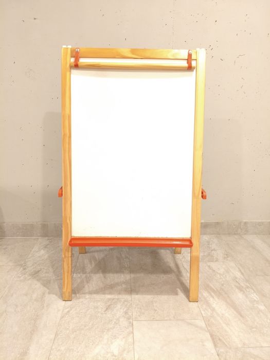 Cavalete ikea em excelente estado