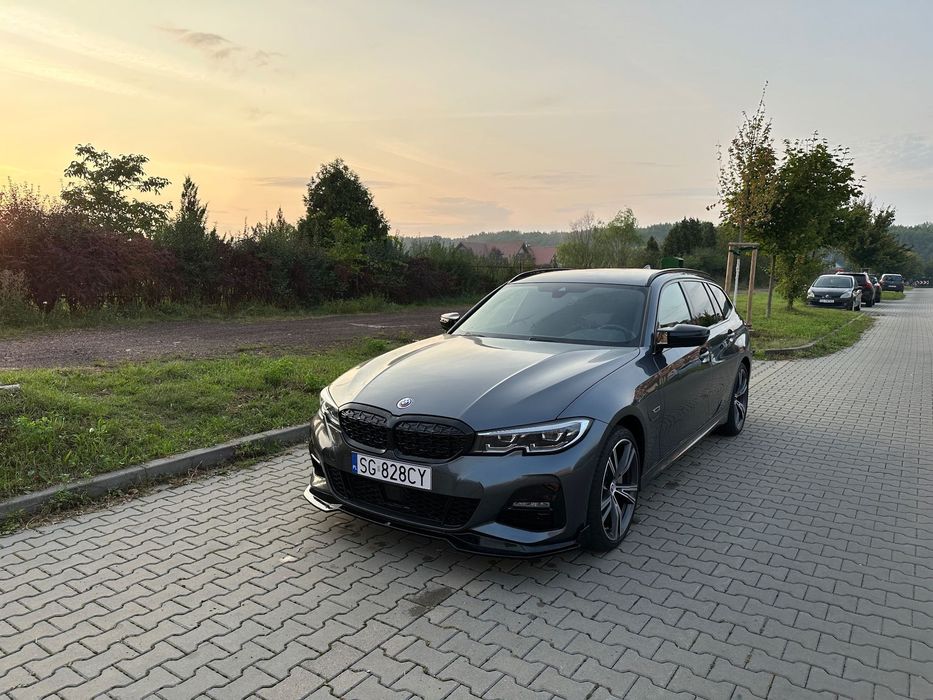 BMW Seria 3 BMW 330e X-Drive M-sport