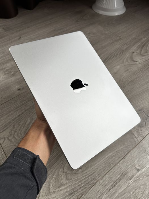 Macbook Air M3 2024 рік 100%