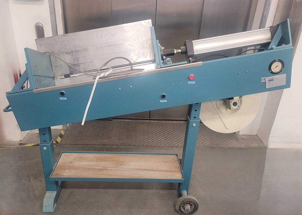 Prasa introligatorska pneumatyczna do składek Leg