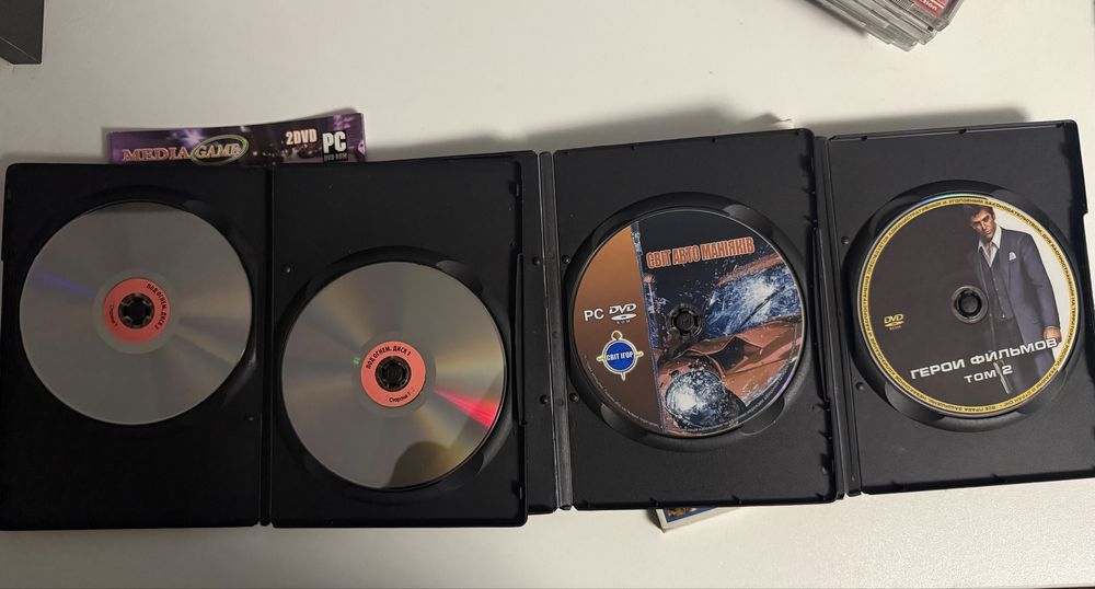 Набір з 7 CD дисків 2000-х років на ПК