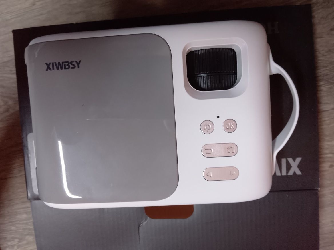 Mini projektor WiFi Bluetooth HDMI USB