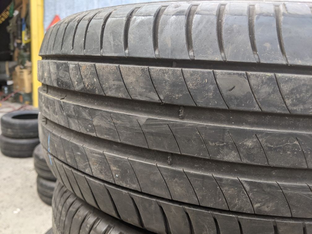 225/55R16 Michelin