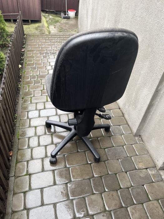 Продам стул офисный