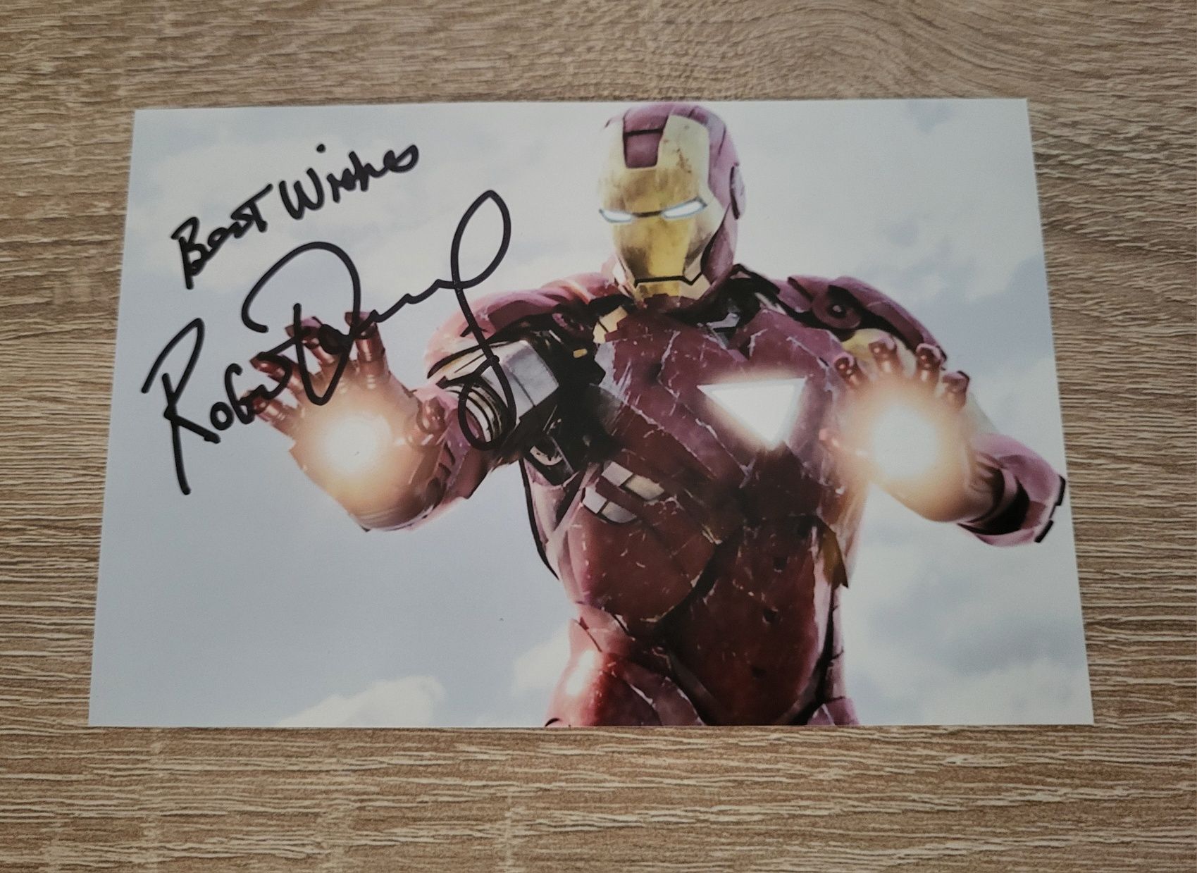 Robert Downey Jr. autograf na zdjęciu
